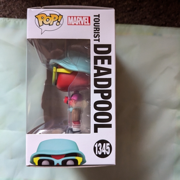 Funko Pop #1345 Tourist Deadpool - Picture 4 of 6